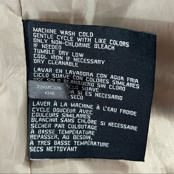 GUESS Rain Coat 🧥 - Picture 6 of 12